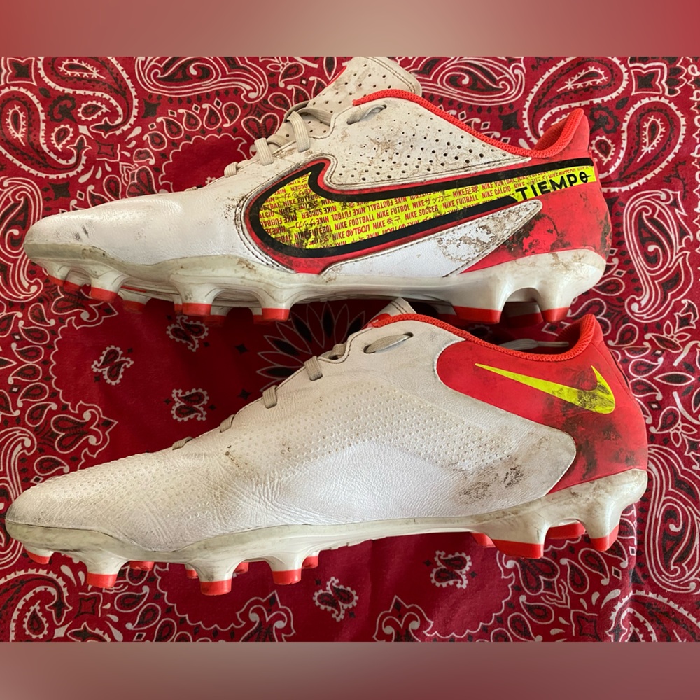 Nike Tiempo Legend 9. Size 10M.